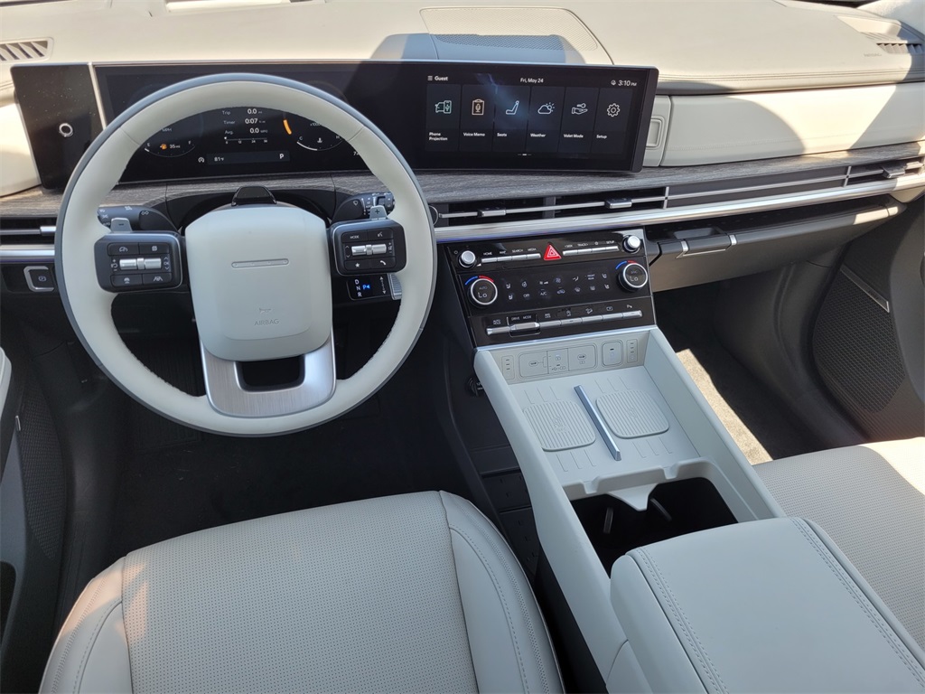 Vehicle image 31 of 35