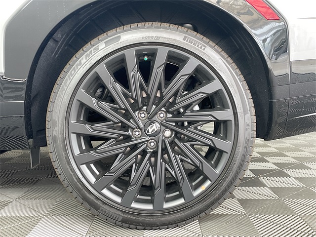 Vehicle image 6 of 20