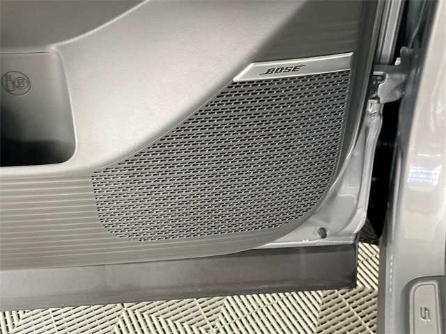 Vehicle image 15 of 20