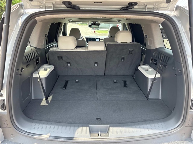 Vehicle image 12 of 44