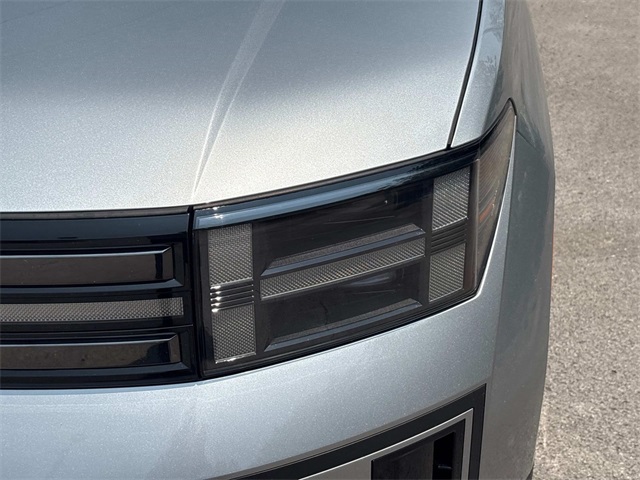 Vehicle image 9 of 44