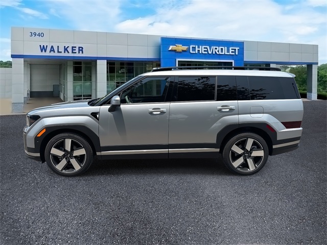 Vehicle image 8 of 44