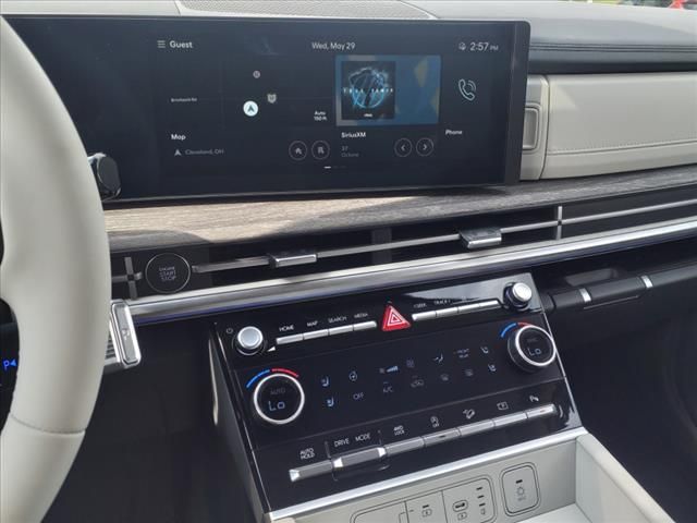Vehicle image 17 of 22