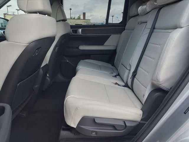 Vehicle image 15 of 22