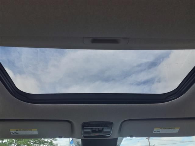 Vehicle image 13 of 22