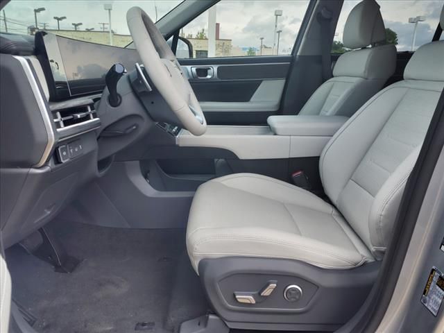 Vehicle image 12 of 22