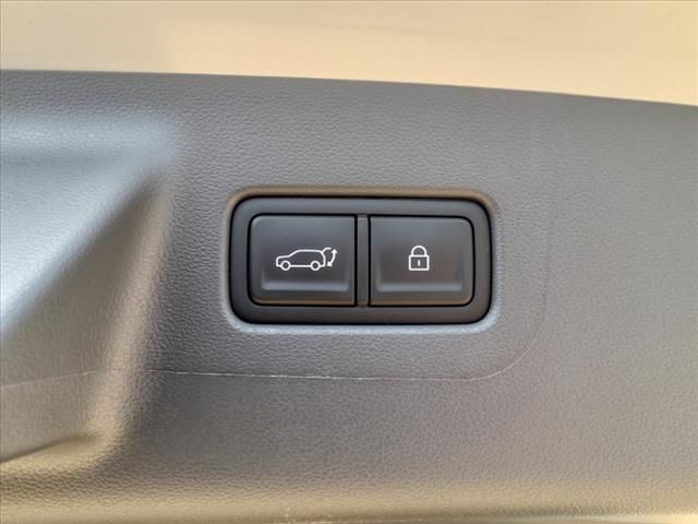 Vehicle image 10 of 22