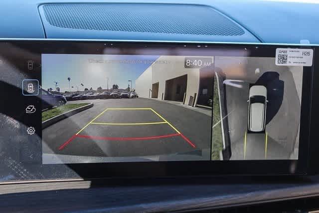 Vehicle image 23 of 28
