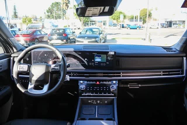Vehicle image 12 of 28