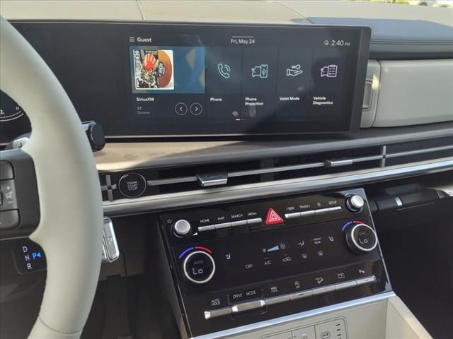 Vehicle image 16 of 21