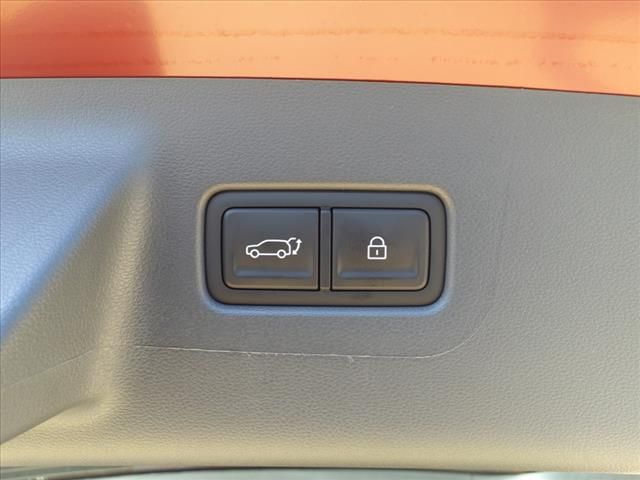 Vehicle image 10 of 21