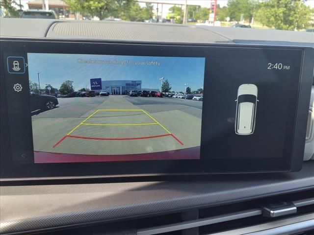 Vehicle image 15 of 21