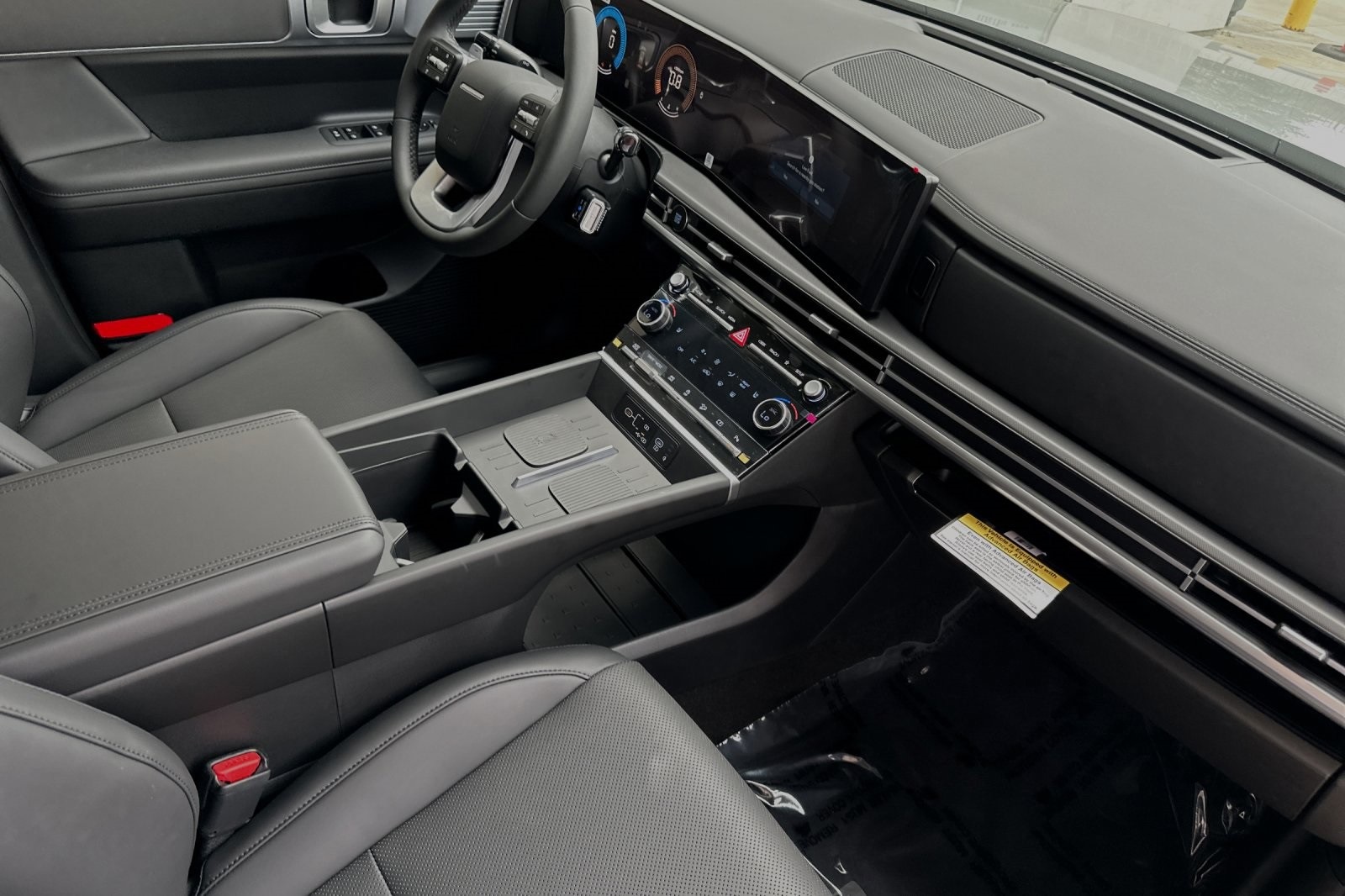 Vehicle image 16 of 32