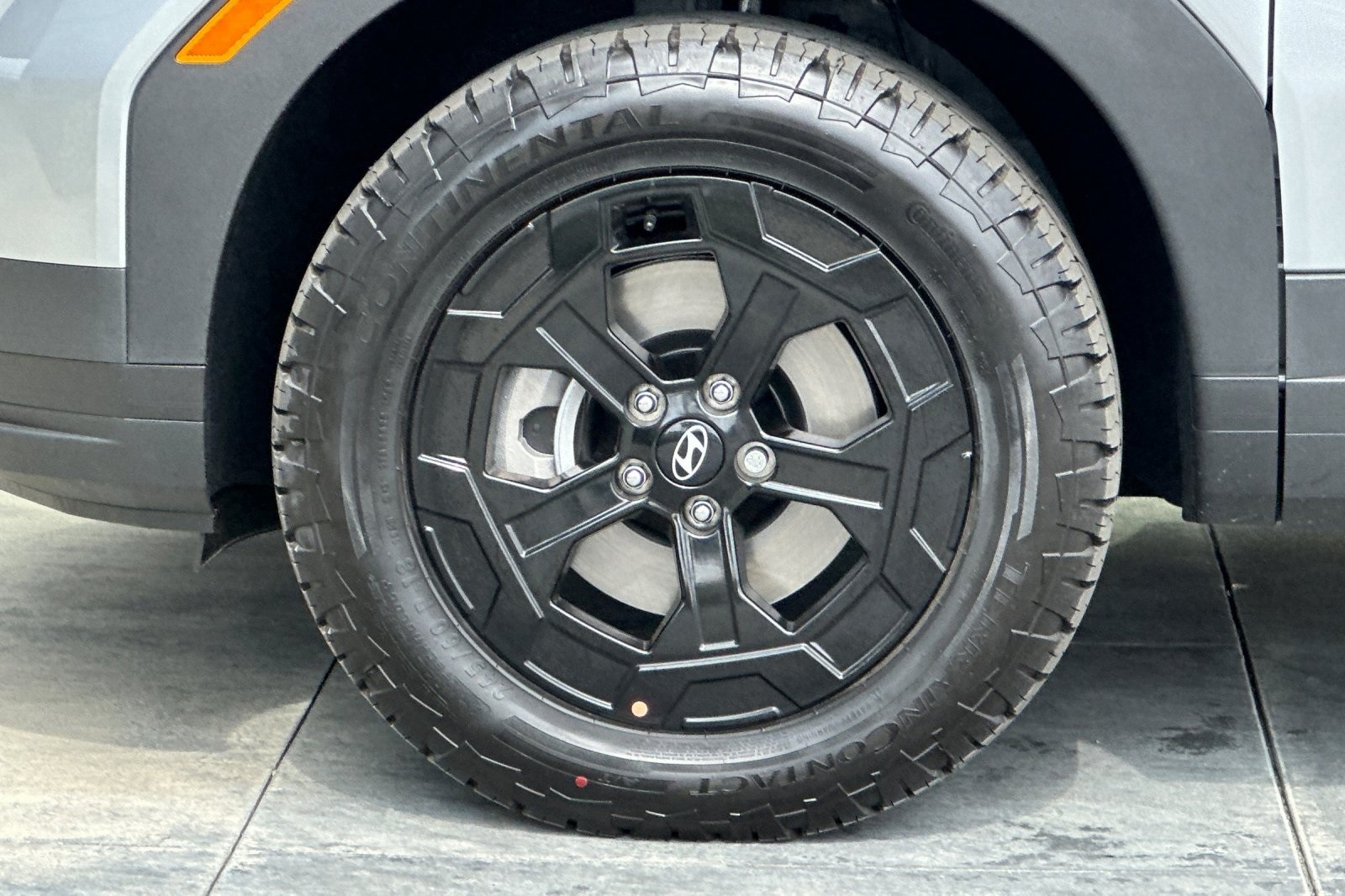 Vehicle image 10 of 32