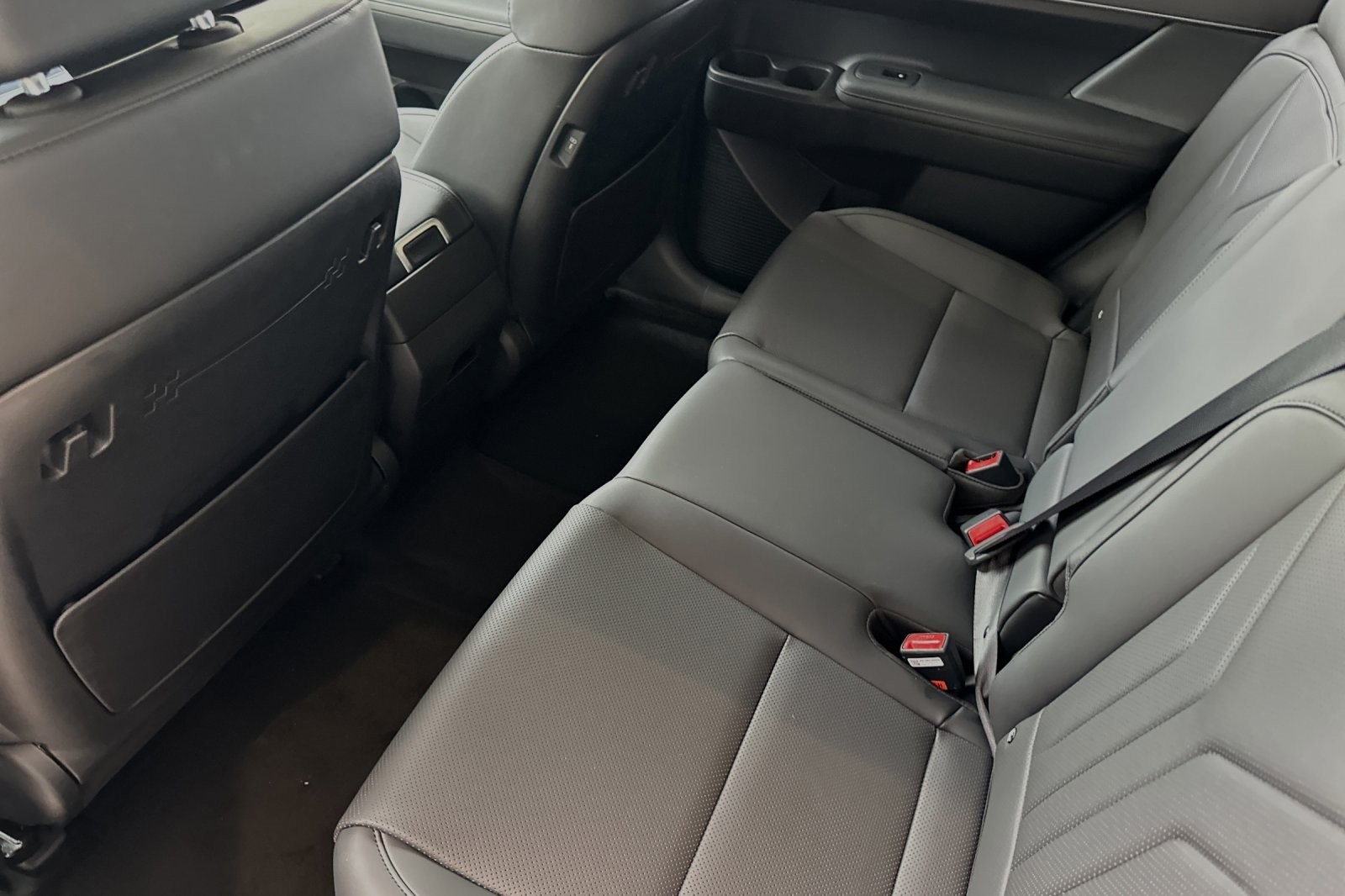 Vehicle image 12 of 32