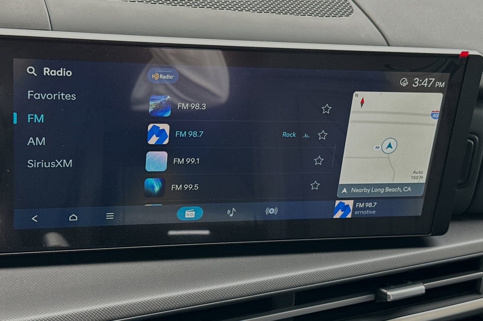 Vehicle image 22 of 32
