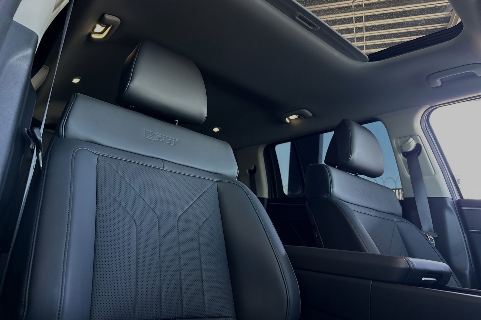 Vehicle image 13 of 34