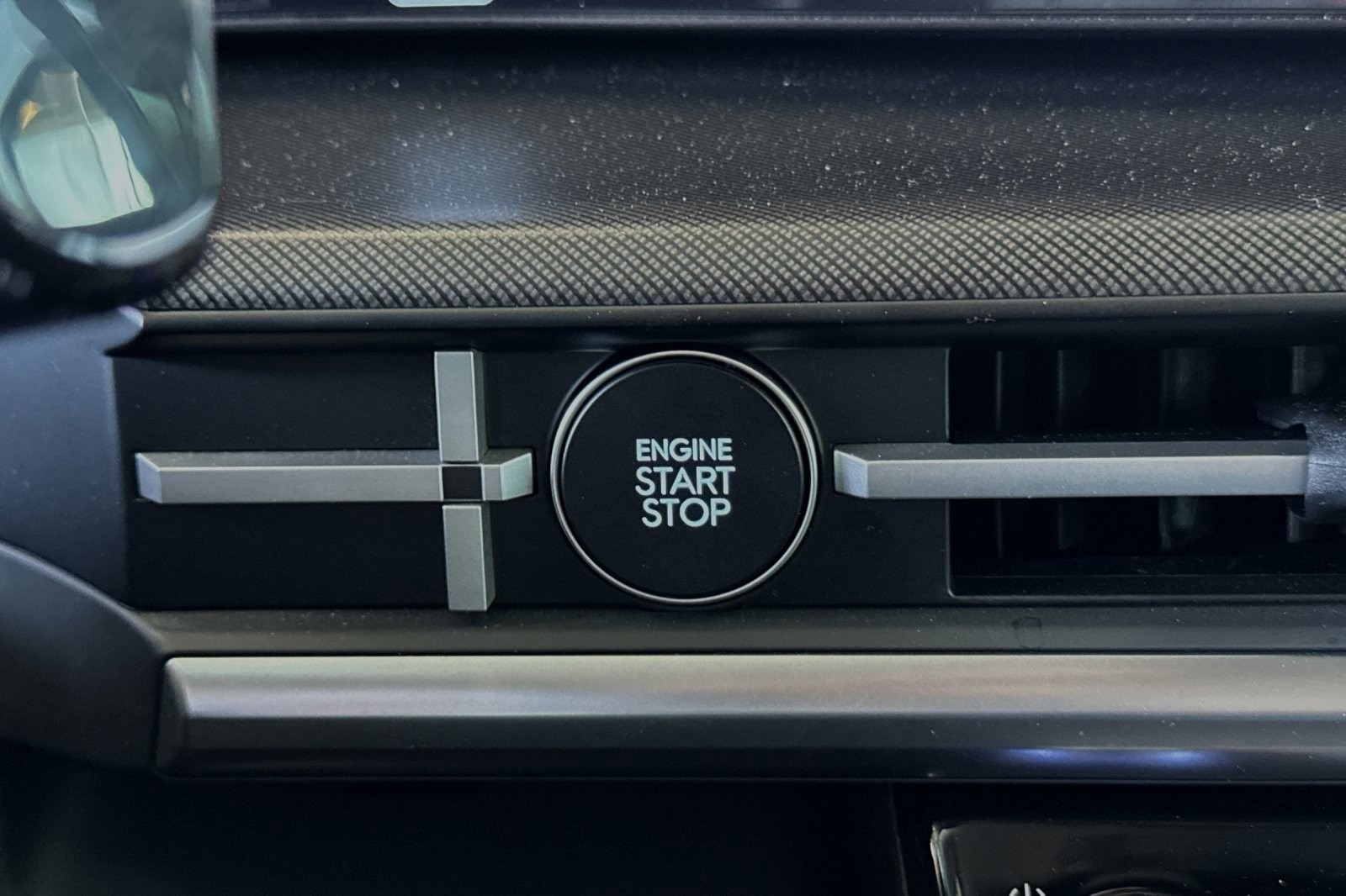 Vehicle image 26 of 34