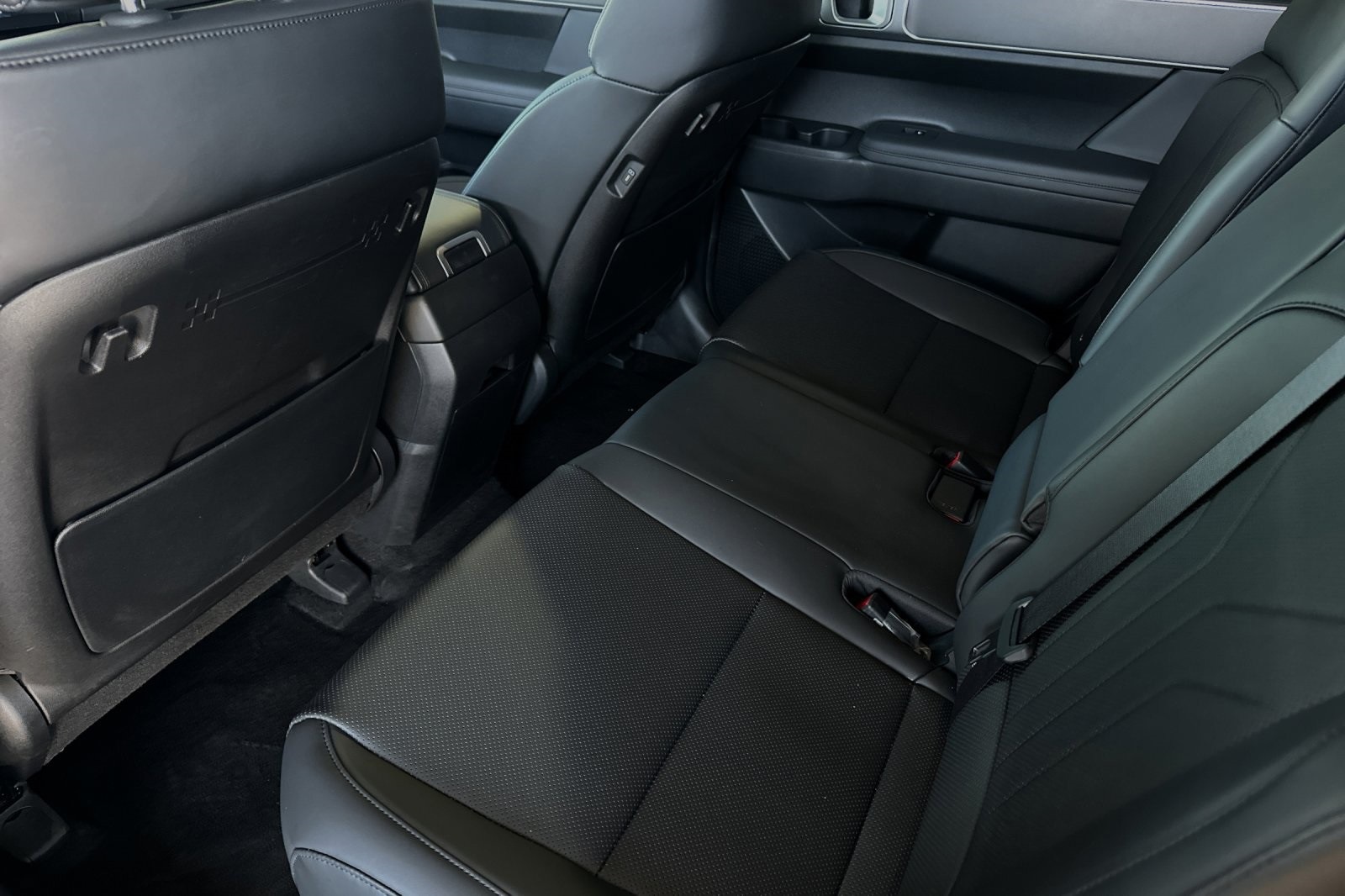 Vehicle image 12 of 34
