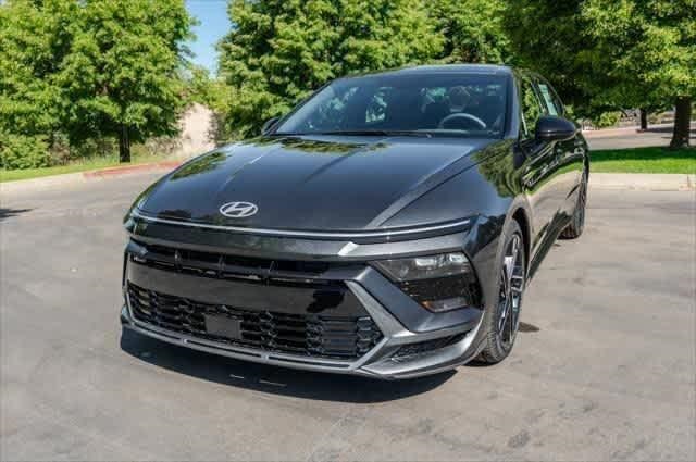 Vehicle image 6 of 12