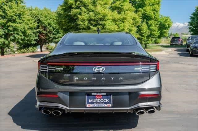 Vehicle image 4 of 12