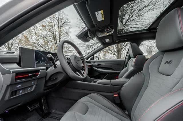 Vehicle image 9 of 12