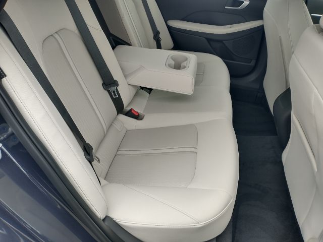 Vehicle image 13 of 36