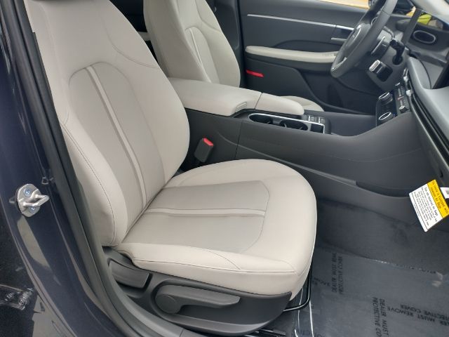 Vehicle image 15 of 36