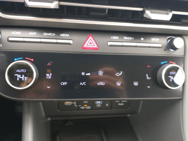 Vehicle image 31 of 36