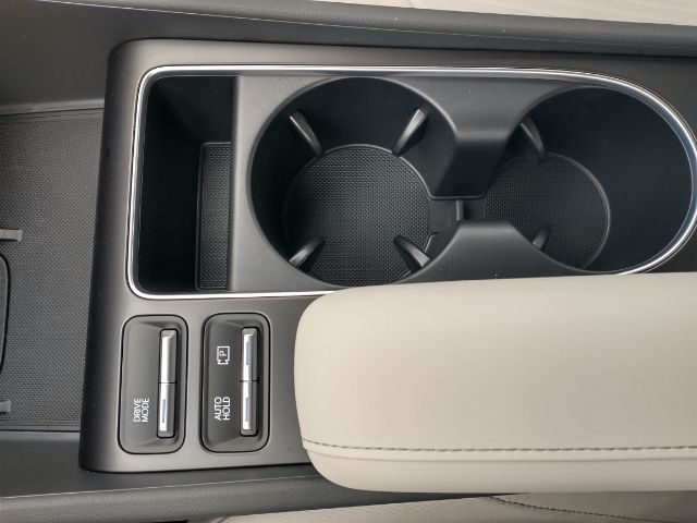 Vehicle image 21 of 36