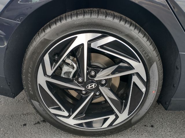 Vehicle image 10 of 36