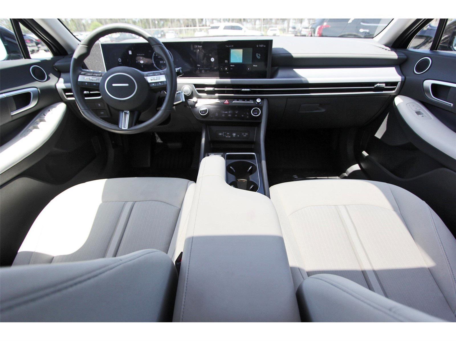 Vehicle image 15 of 30
