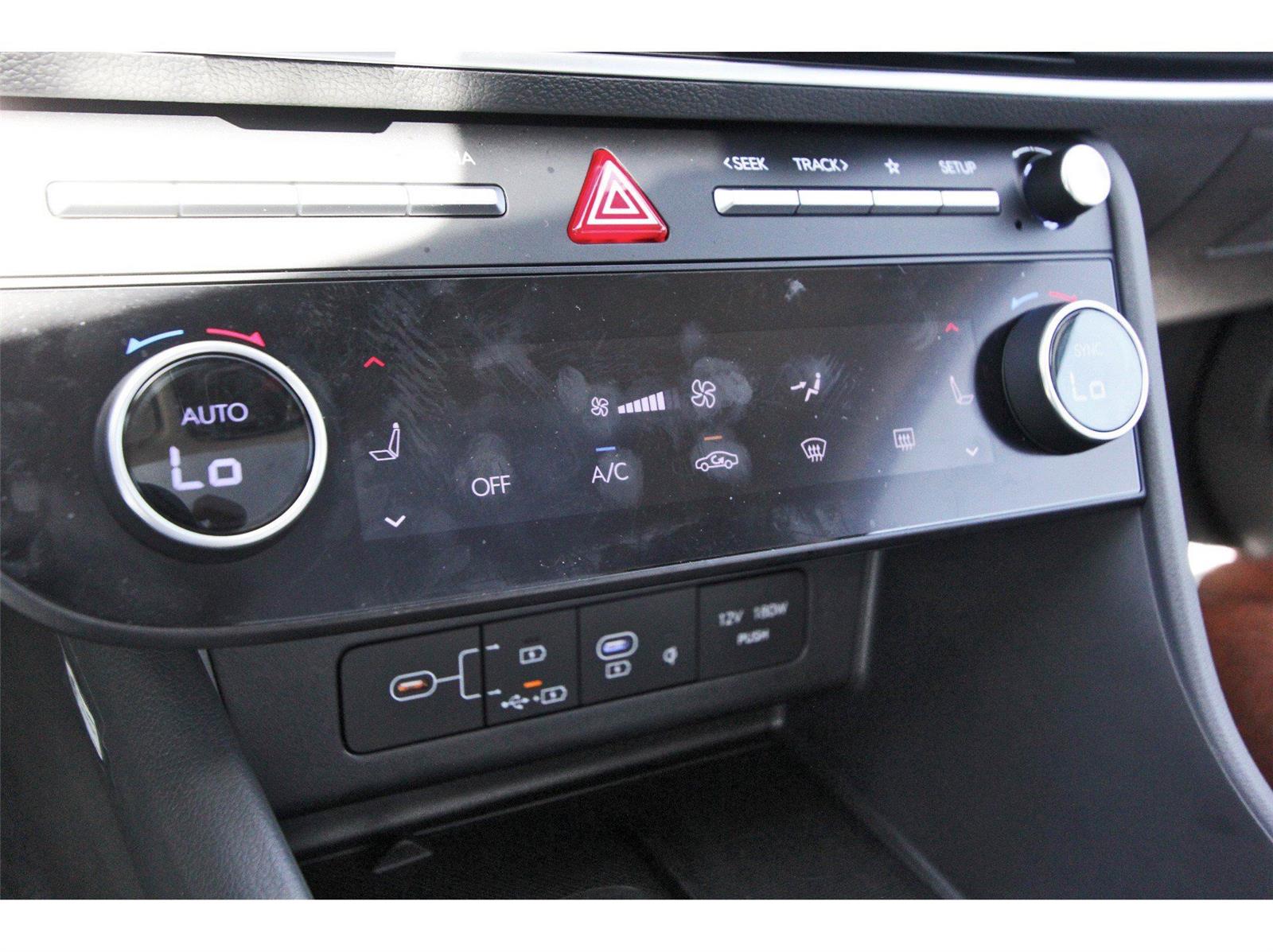 Vehicle image 21 of 30