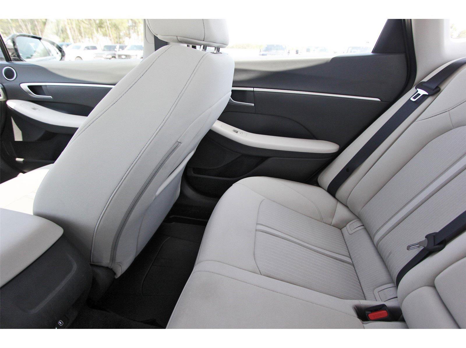 Vehicle image 13 of 30