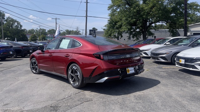 Vehicle image 7 of 31