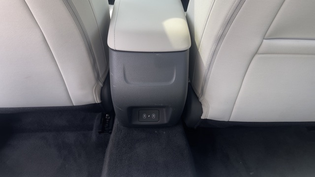 Vehicle image 24 of 31