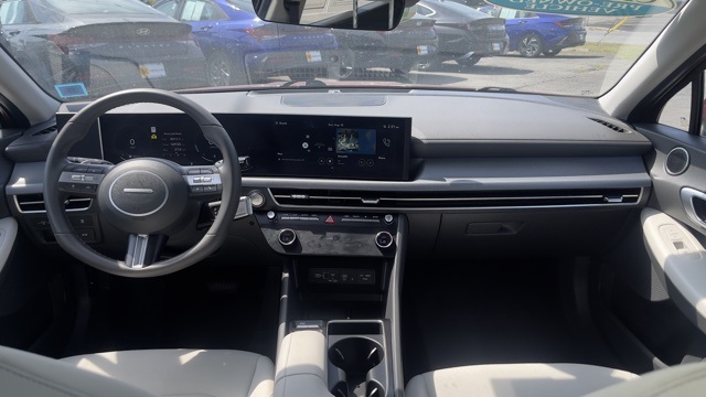 Vehicle image 14 of 31