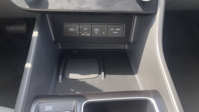 Vehicle image 27 of 31