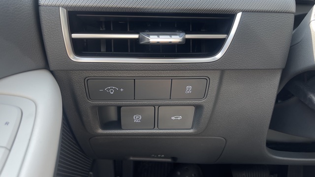 Vehicle image 19 of 31