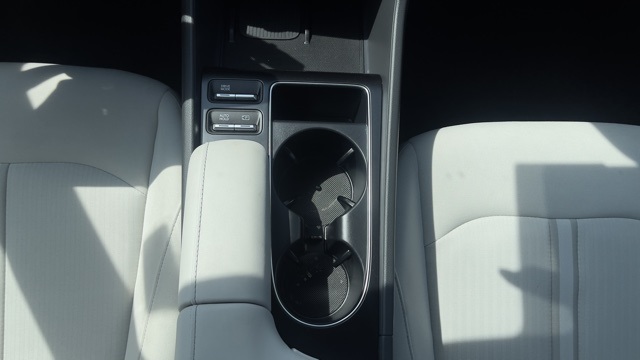 Vehicle image 18 of 31