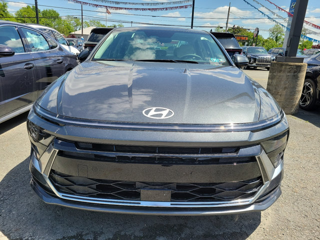 2024 Hyundai Sonata SEL Image 2 of 6