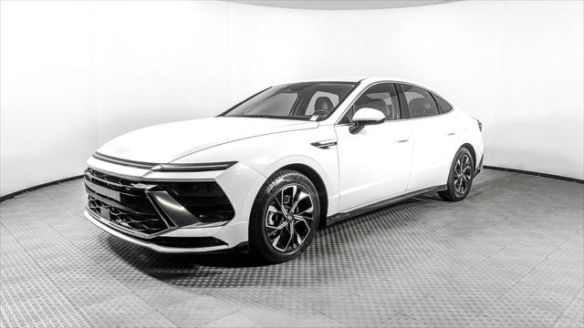 2024 Hyundai Sonata SEL Image 2 of 32