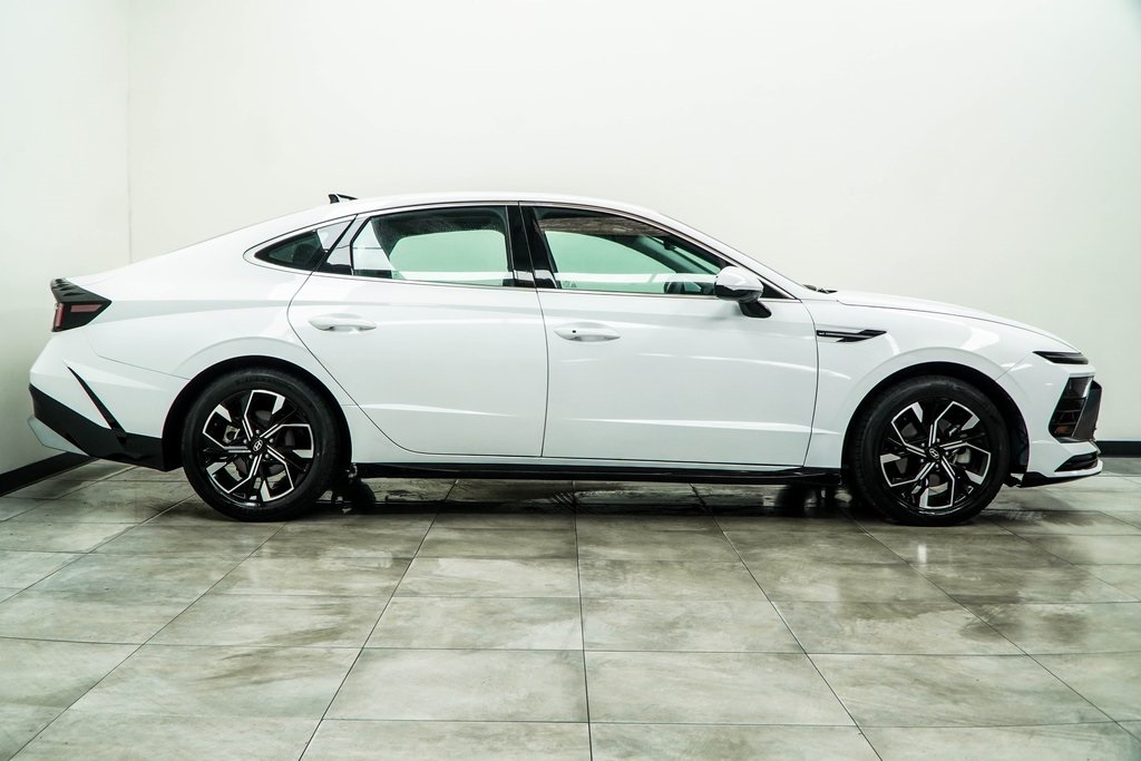 2024 Hyundai Sonata SEL Image 5 of 45