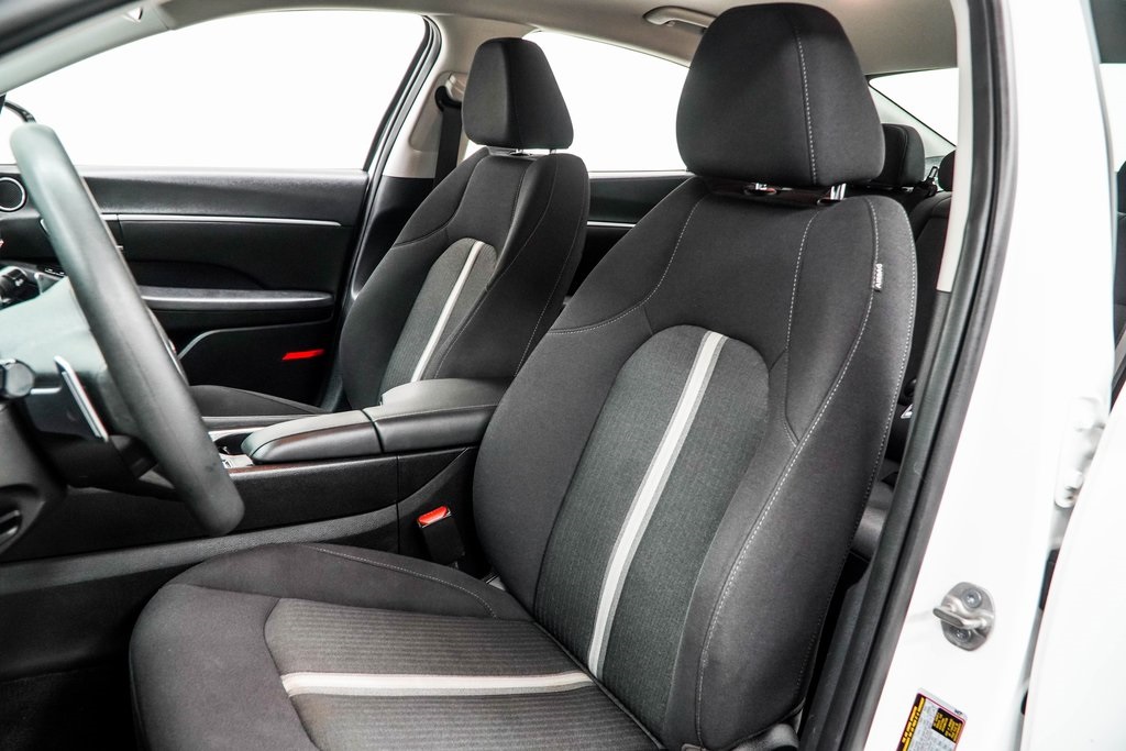 2024 Hyundai Sonata SEL Image 11 of 45
