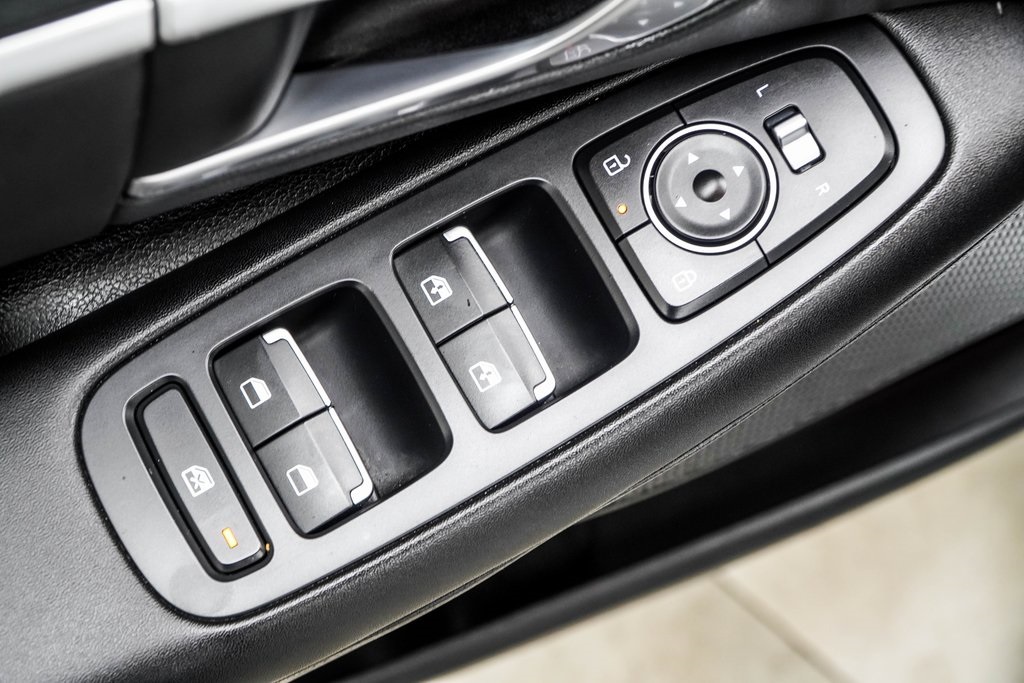 2024 Hyundai Sonata SEL Image 28 of 45