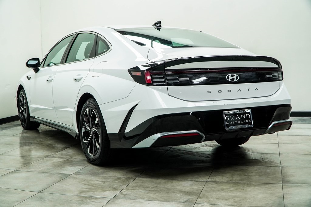 2024 Hyundai Sonata SEL Image 8 of 45