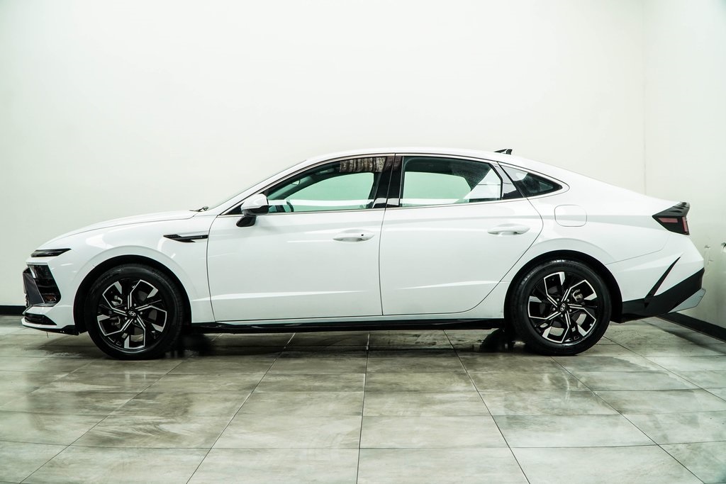 2024 Hyundai Sonata SEL Image 9 of 45
