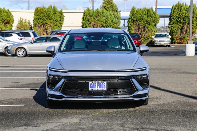 2024 Hyundai Sonata SEL Image 2 of 26