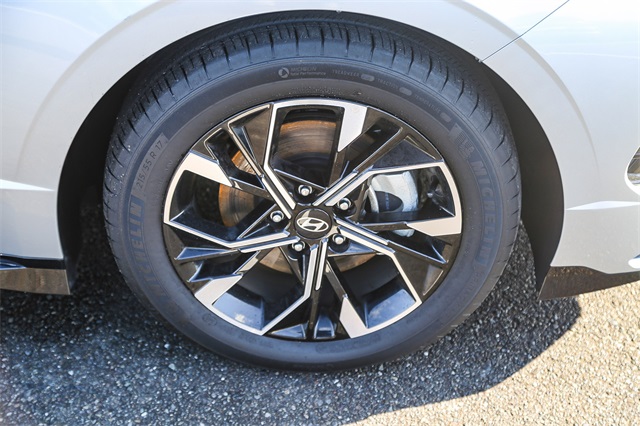2024 Hyundai Sonata SEL Image 9 of 26