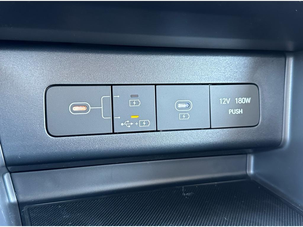 Vehicle image 17 of 24